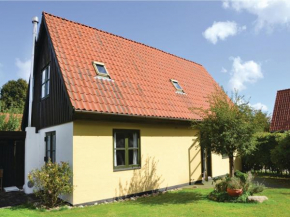 Three-Bedroom Holiday Home in Dronningmolle